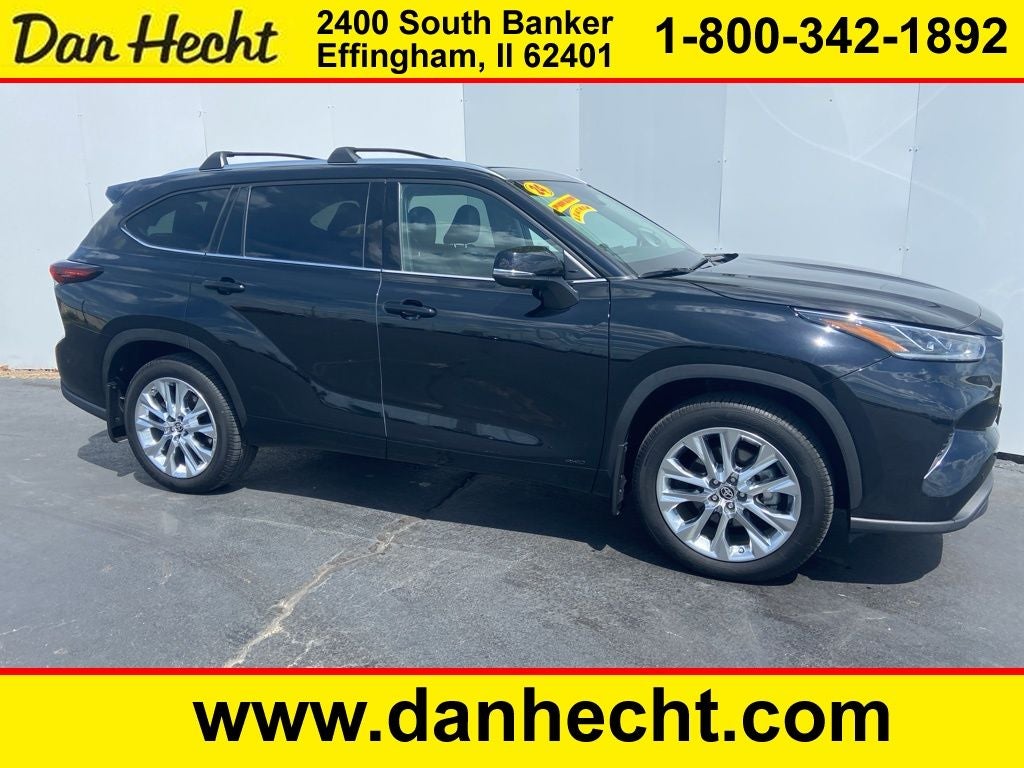 2024 Toyota Highlander Hybrid Limited in Midnight Black Metallic — front three-quarter view