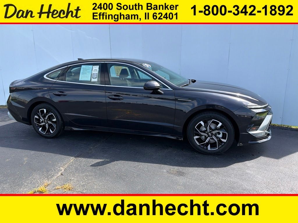 2024 Hyundai Sonata SEL in Carbon Blue — front three-quarter view